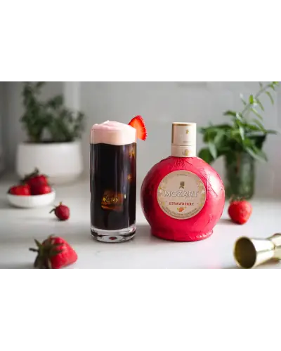 mozart chocolate strawberry 750ml