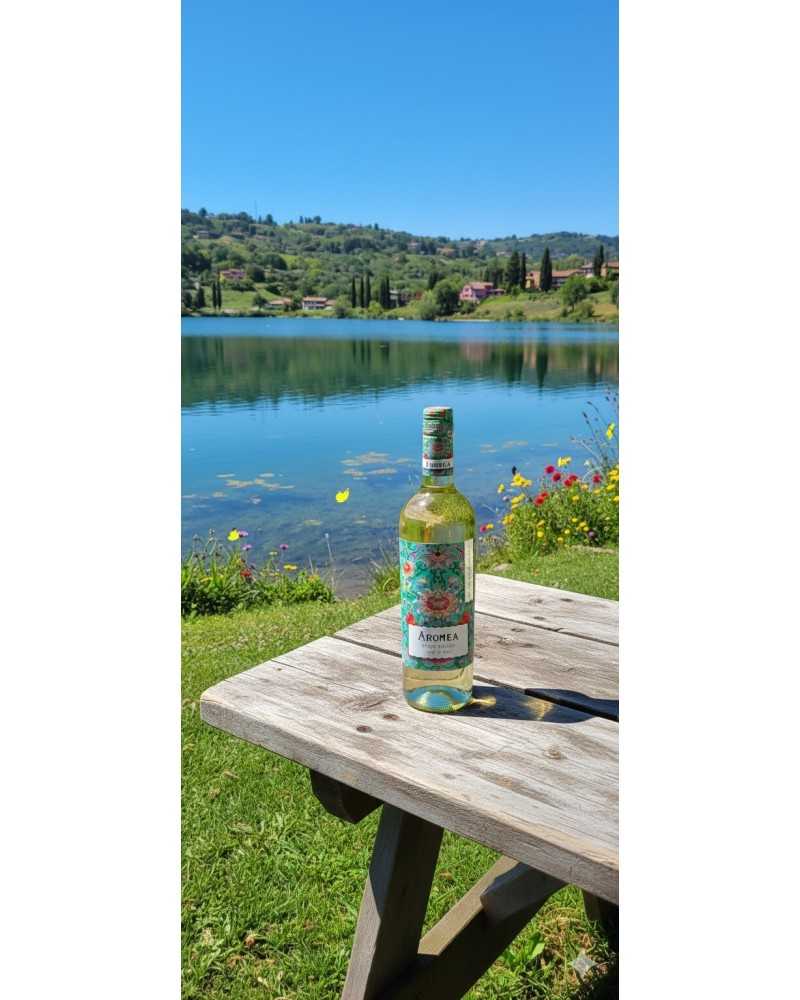Aromea Puglia Pinot Grigio 750ml Aromea Puglia Pinot Grigio 750ml